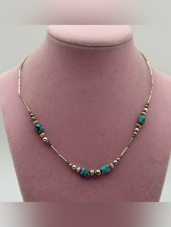 Jewelry - Turquoise Bead Necklace - Teal Blue Accent